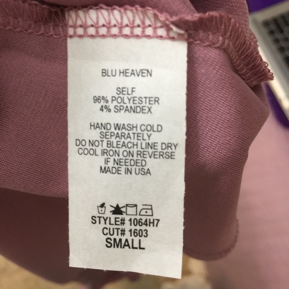 Mauve shark bite hem cold shoulder tee - Picture 6 of 8